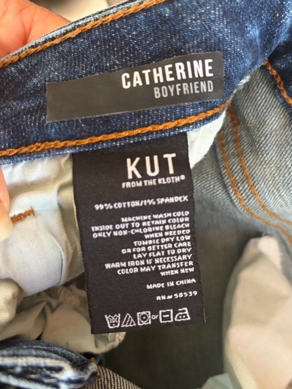 KUT from the Kloth Catherine Boyfriend Jeans Size 10 - Picture 3 of 6